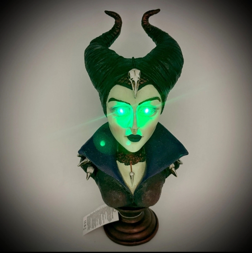 Disney Villain Maleficent Style Evil Queen Light Up Bust Halloween Statue Decor - Picture 6 of 8